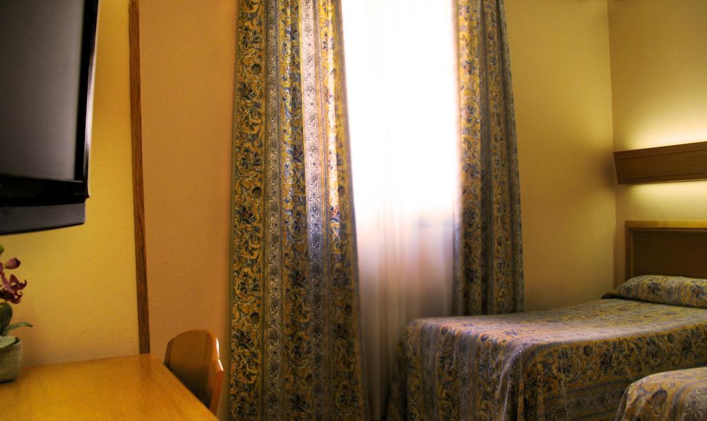 Hostal Los Guerreros Toledo Exteriér fotografie