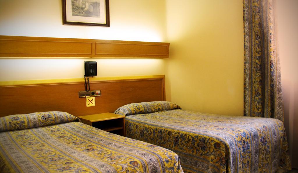 Hostal Los Guerreros Toledo Pokoj fotografie